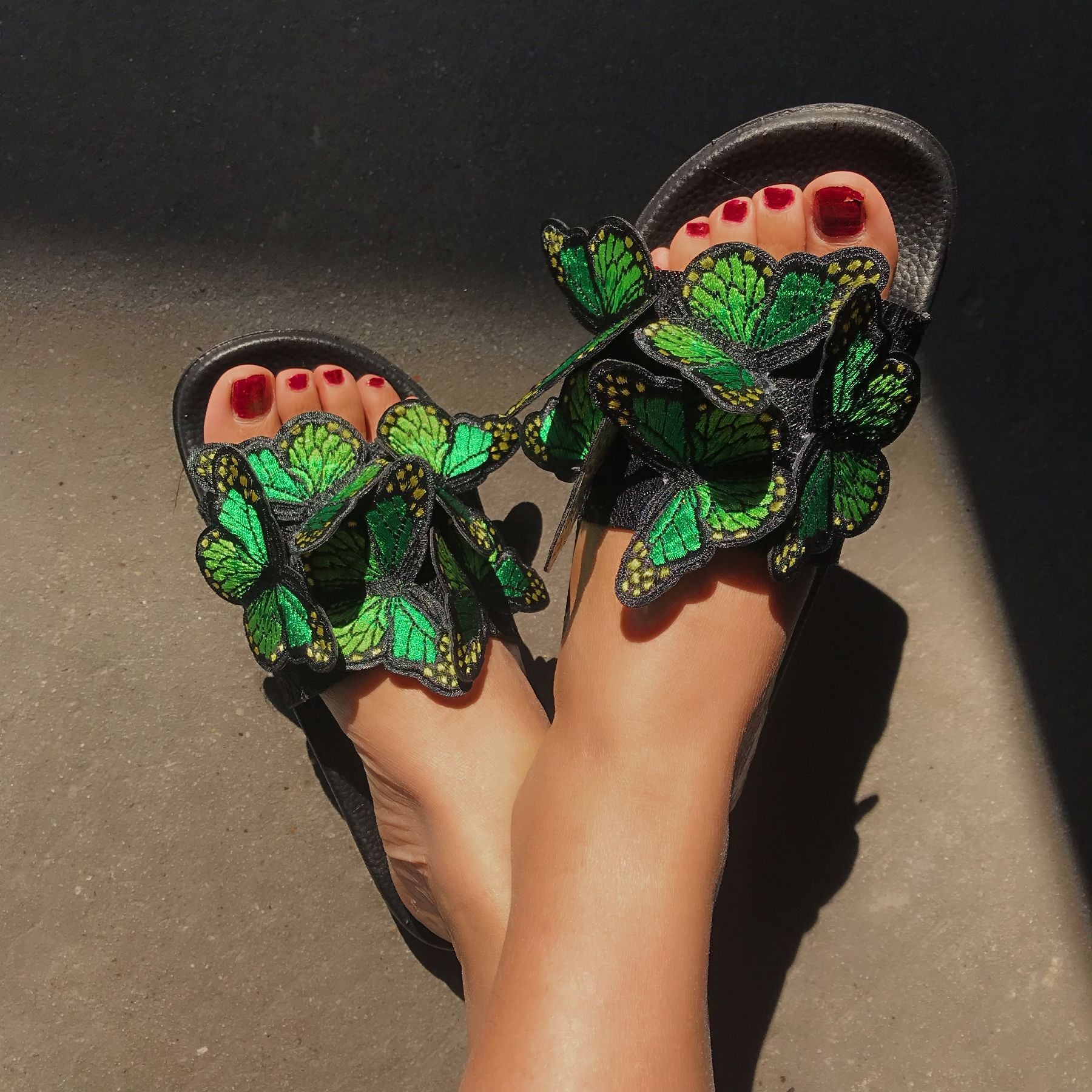 Women's Embroidered Bow Flat Sandals